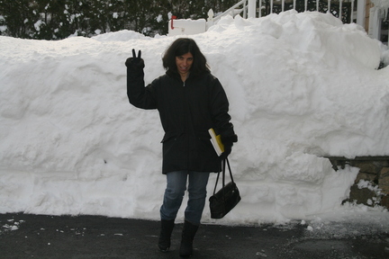 IlyneBySnowbank2